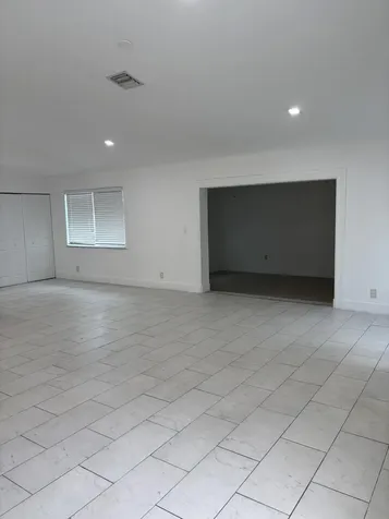 4930 NW 85th Terrace Lauderhill FL 33351