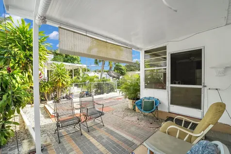 2285 Ne 136th Lane North Miami Beach FL 33181