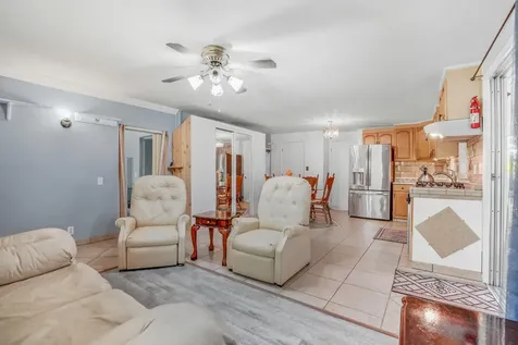 2285 Ne 136th Lane North Miami Beach FL 33181