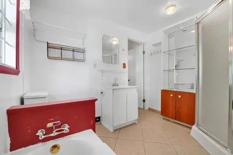2285 Ne 136th Lane North Miami Beach FL 33181