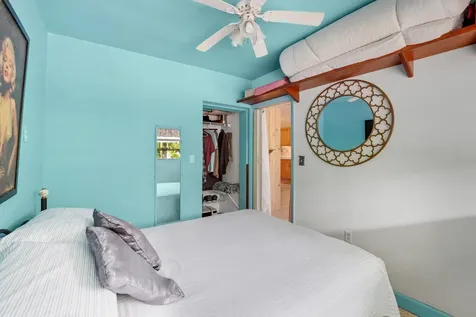 2285 Ne 136th Lane North Miami Beach FL 33181