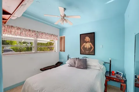 2285 Ne 136th Lane North Miami Beach FL 33181