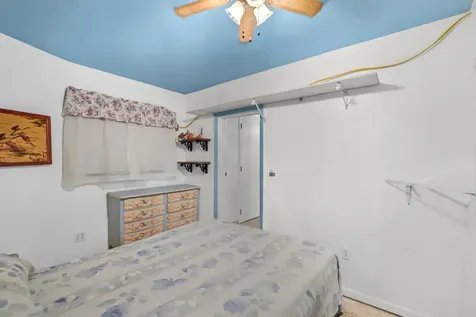 2285 Ne 136th Lane North Miami Beach FL 33181