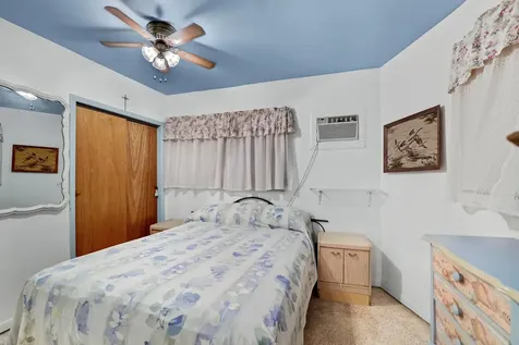 2285 Ne 136th Lane North Miami Beach FL 33181