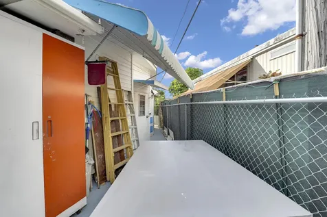 2285 Ne 136th Lane North Miami Beach FL 33181