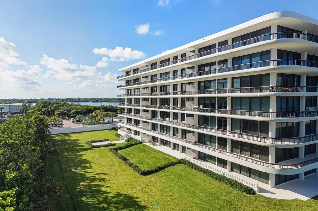 2660 S Ocean Boulevard Palm Beach FL 33480