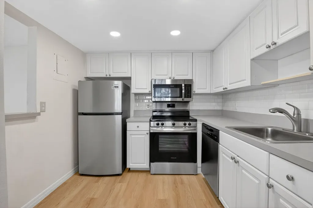 51 Flanders B Delray Beach FL 33484