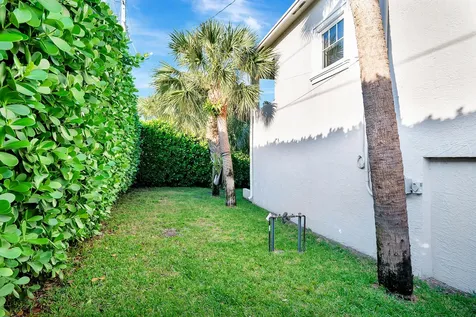 354 Marlborough Place West Palm Beach FL 33405