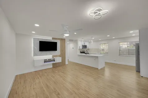 582 Flanders M Drive Delray Beach FL 33484
