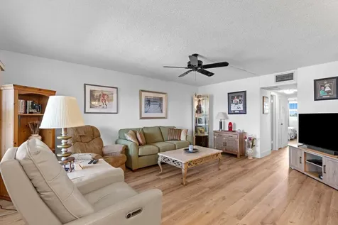 808 Se 7th Street Deerfield Beach FL 33441