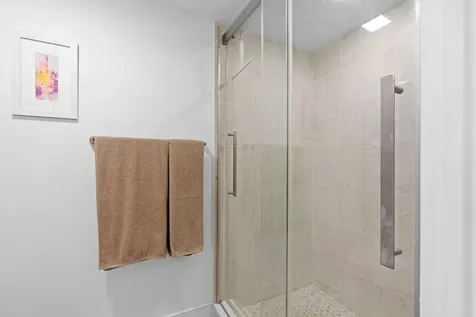 808 Se 7th Street Deerfield Beach FL 33441