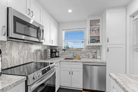 808 Se 7th Street Deerfield Beach FL 33441