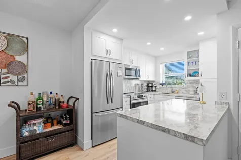 808 Se 7th Street Deerfield Beach FL 33441