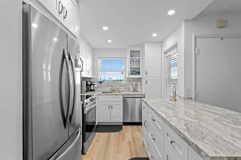 808 Se 7th Street Deerfield Beach FL 33441