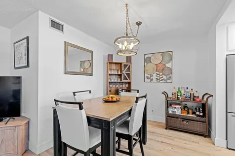808 Se 7th Street Deerfield Beach FL 33441
