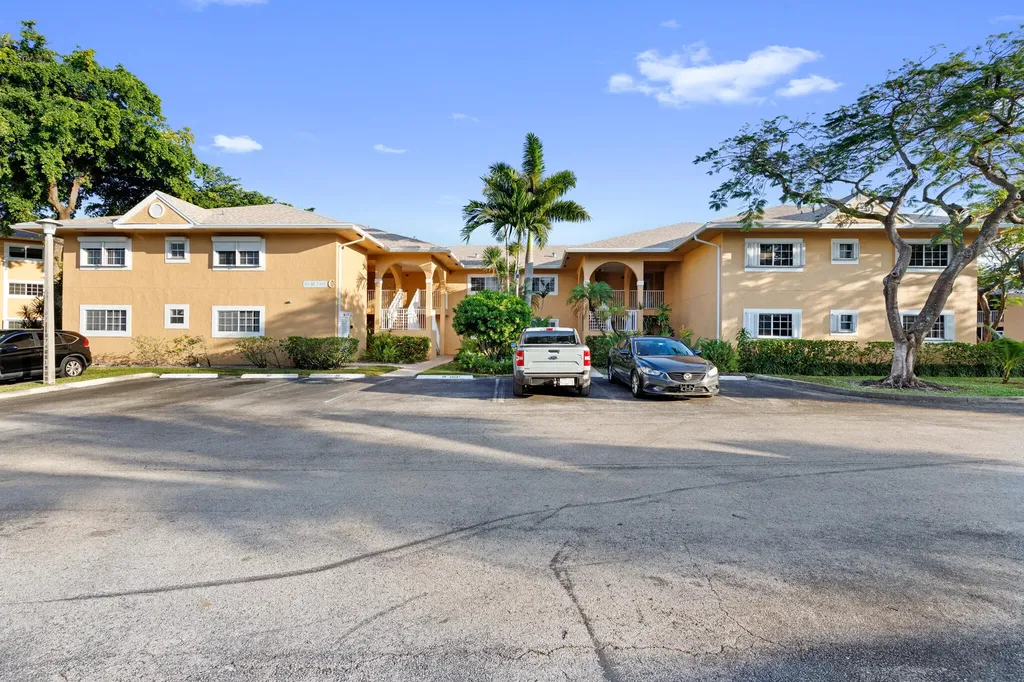 811 SE 4th Avenue Dania Beach FL 33004