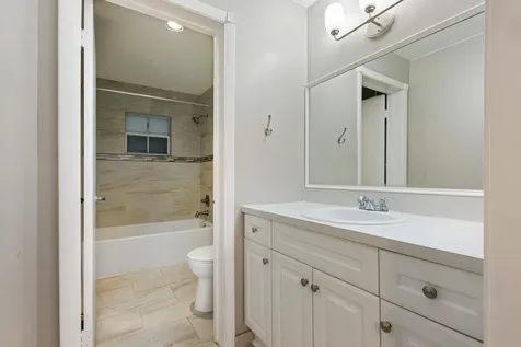 811 SE 4th Avenue Dania Beach FL 33004