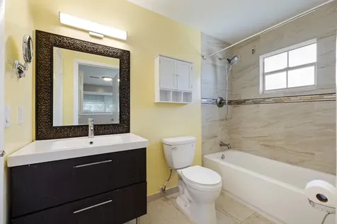 811 SE 4th Avenue Dania Beach FL 33004