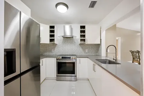 811 SE 4th Avenue Dania Beach FL 33004