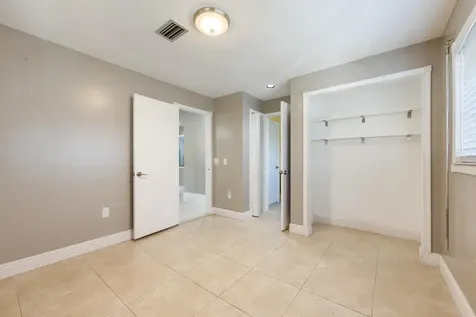 811 SE 4th Avenue Dania Beach FL 33004