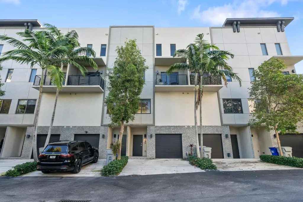180 Se 4th Terrace Pompano Beach FL 33060