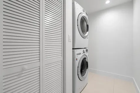 180 Se 4th Terrace Pompano Beach FL 33060