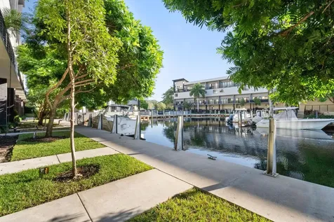 180 Se 4th Terrace Pompano Beach FL 33060