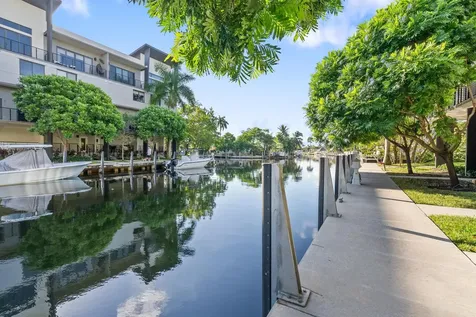 180 Se 4th Terrace Pompano Beach FL 33060