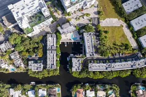 180 Se 4th Terrace Pompano Beach FL 33060