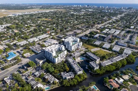 180 Se 4th Terrace Pompano Beach FL 33060