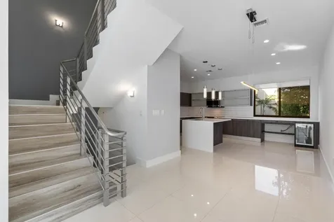 180 Se 4th Terrace Pompano Beach FL 33060