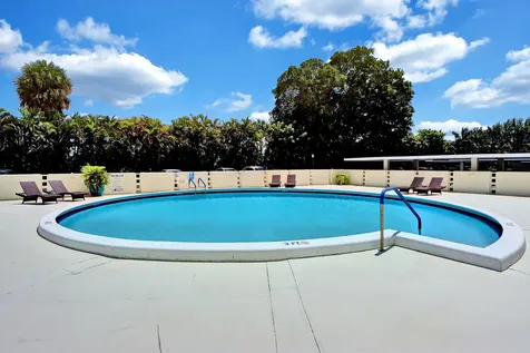 2000 Presidential Way West Palm Beach FL 33401
