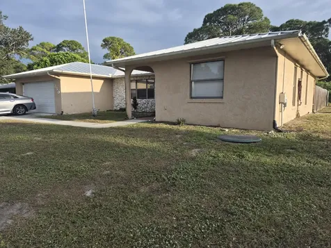 250 SE Walters Terrace Port Saint Lucie FL 34983