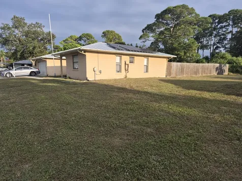 250 SE Walters Terrace Port Saint Lucie FL 34983