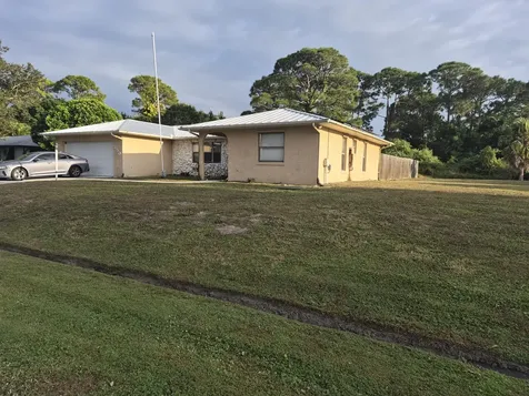 250 SE Walters Terrace Port Saint Lucie FL 34983