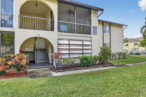 310 Pine Ridge Circle Greenacres FL 33463