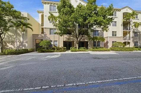 4 Renaissance Way Boynton Beach FL 33426