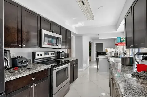256 Sw 11th Place Boca Raton FL 33432
