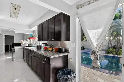 256 Sw 11th Place Boca Raton FL 33432