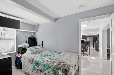 256 Sw 11th Place Boca Raton FL 33432