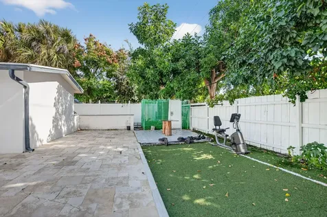 256 Sw 11th Place Boca Raton FL 33432
