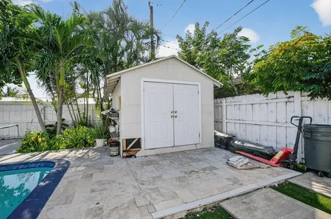 256 Sw 11th Place Boca Raton FL 33432