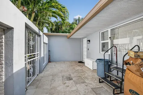 256 Sw 11th Place Boca Raton FL 33432