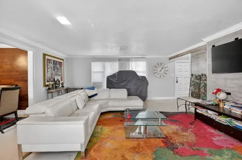 256 Sw 11th Place Boca Raton FL 33432