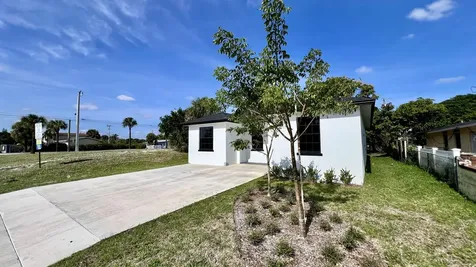 1580 W 32nd Street Riviera Beach FL 33404