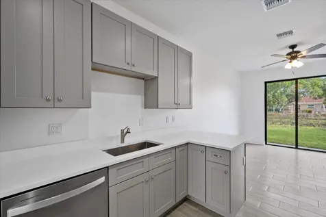 1580 W 32nd Street Riviera Beach FL 33404