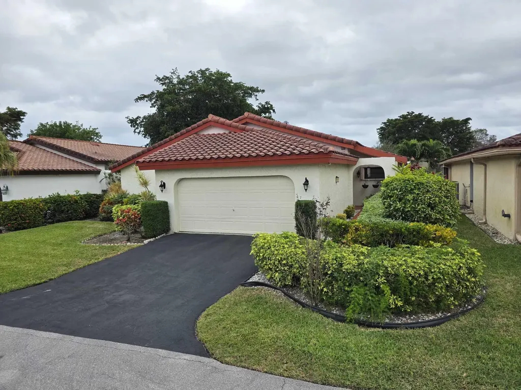 5665 Lakeview Mews Drive Boynton Beach FL 33437