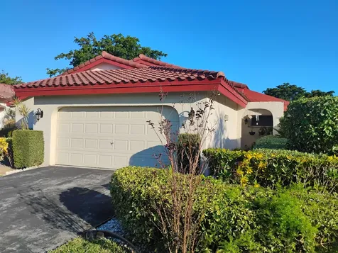 5665 Lakeview Mews Drive Boynton Beach FL 33437