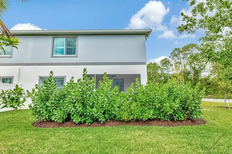 601 Ne Waters Edge Lane Port Saint Lucie FL 34983