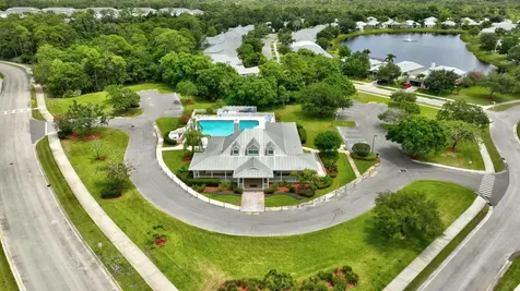601 Ne Waters Edge Lane Port Saint Lucie FL 34983